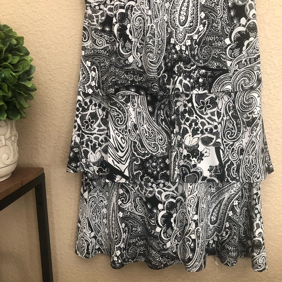 Gorgeous black and white layered dress - Picture 2 of 8